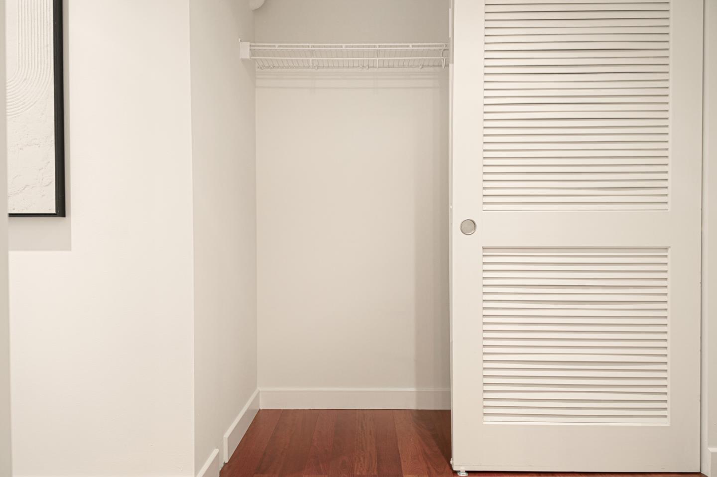 250 King ST 442
