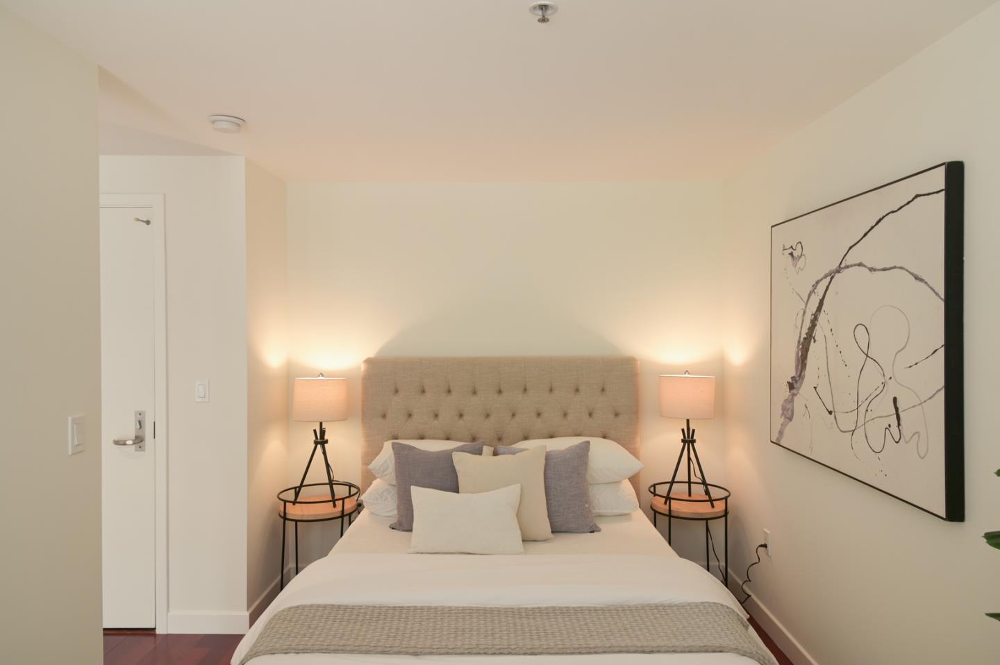 250 King ST 442