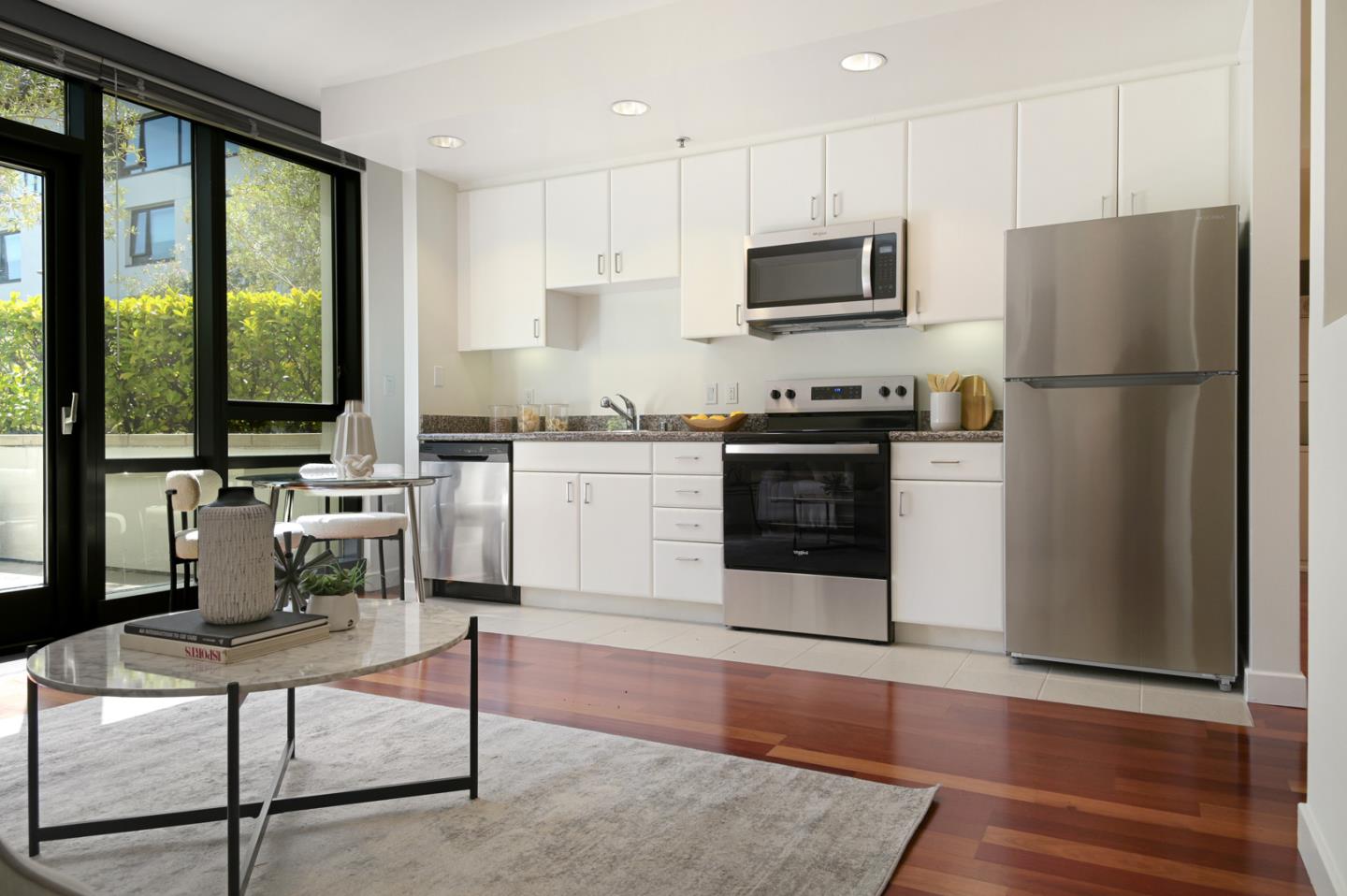 250 King ST 442