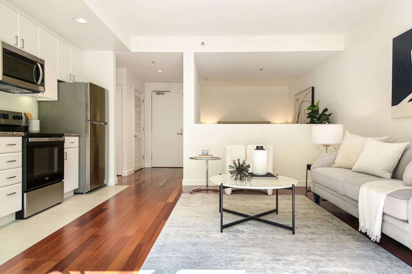 250 King ST 442
