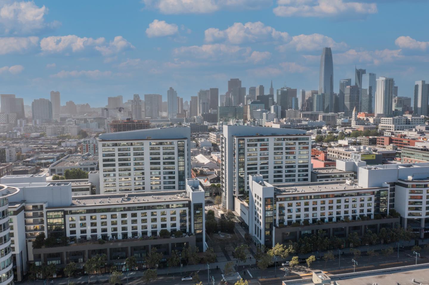 250 King ST 442