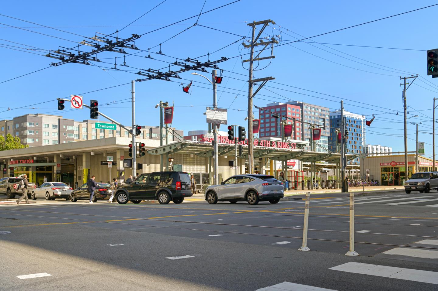 250 King ST 442