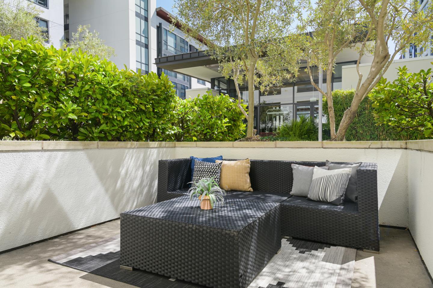 250 King ST 442