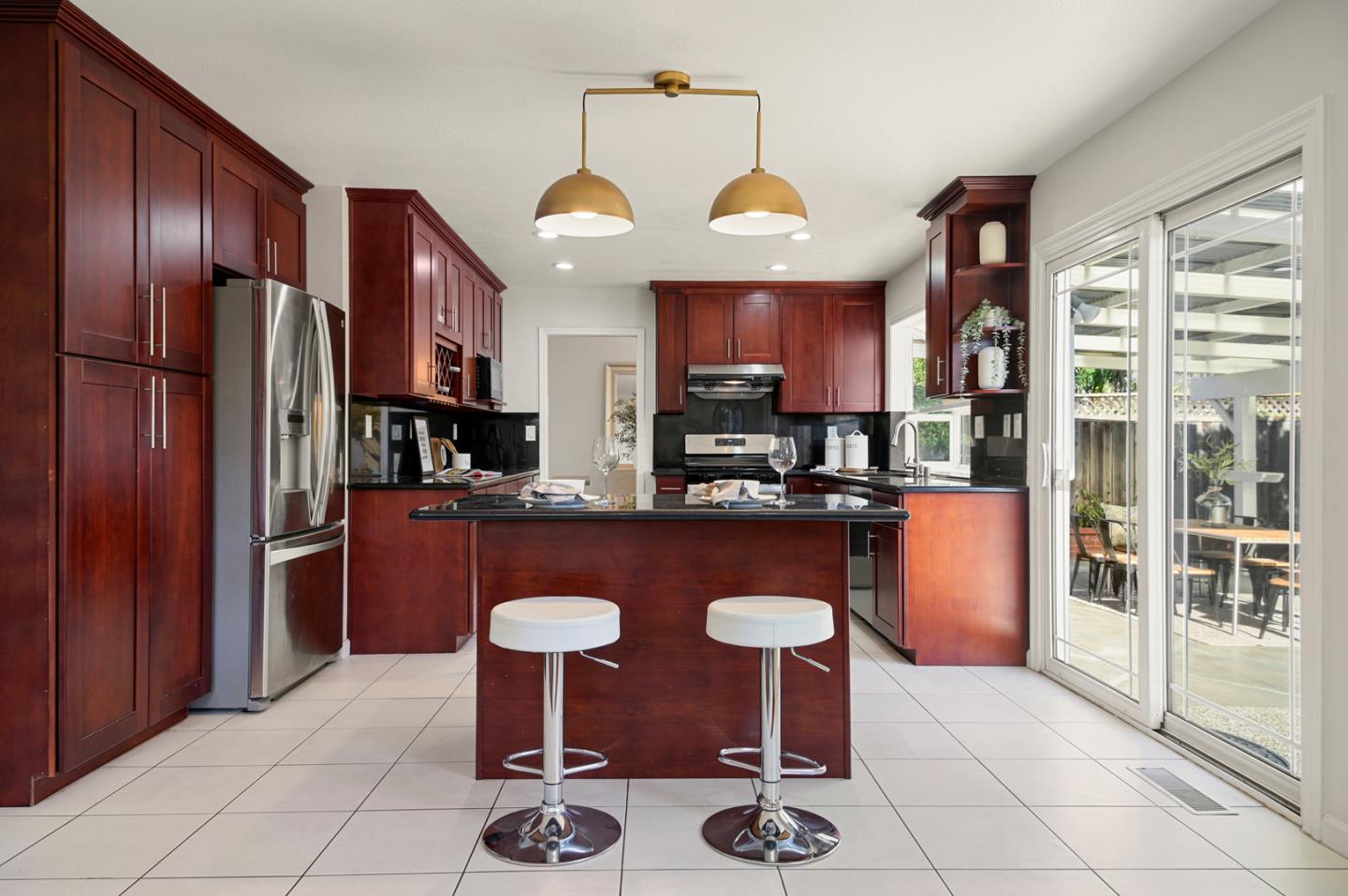 877 Cape Colony DR