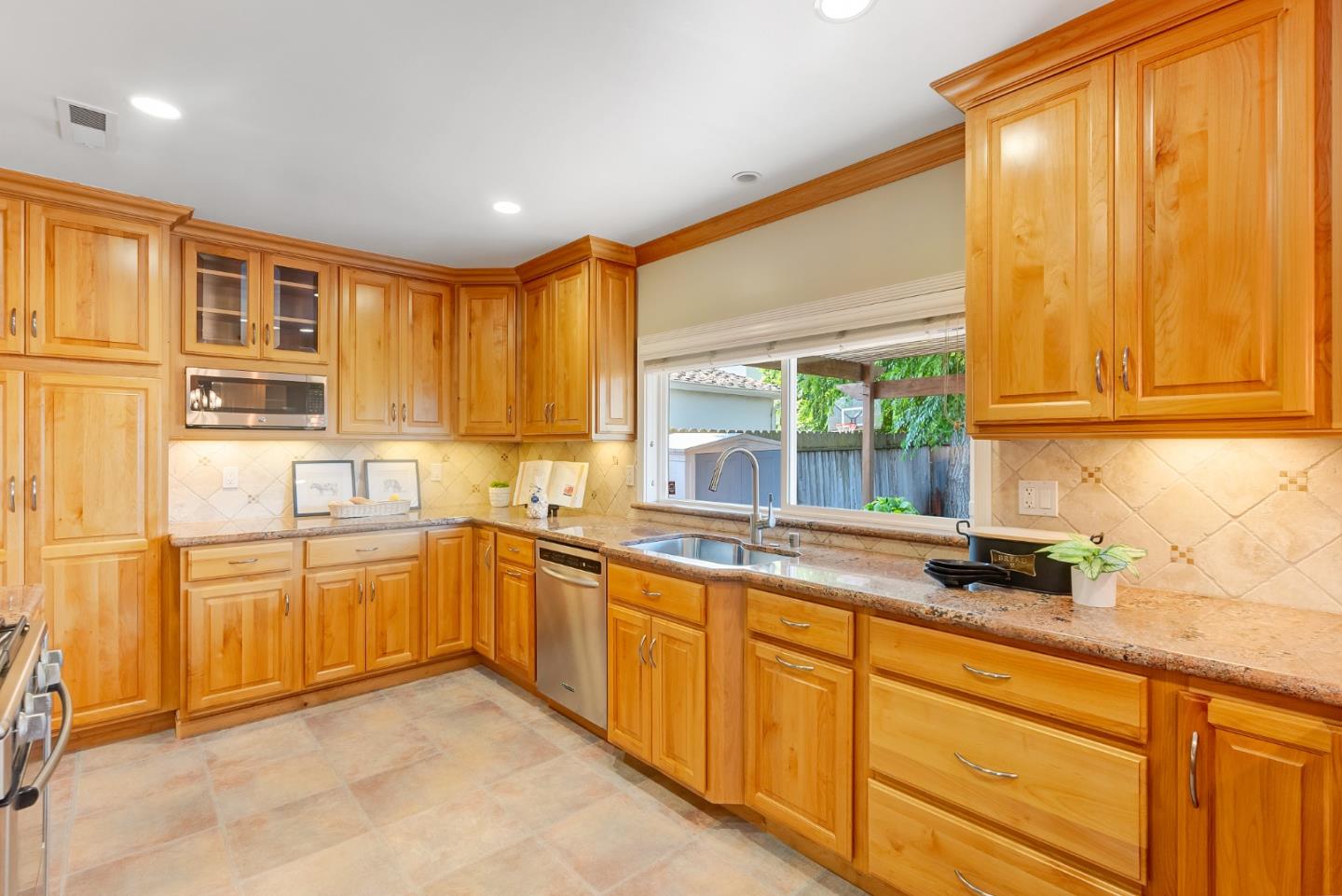 3408 Bay RD