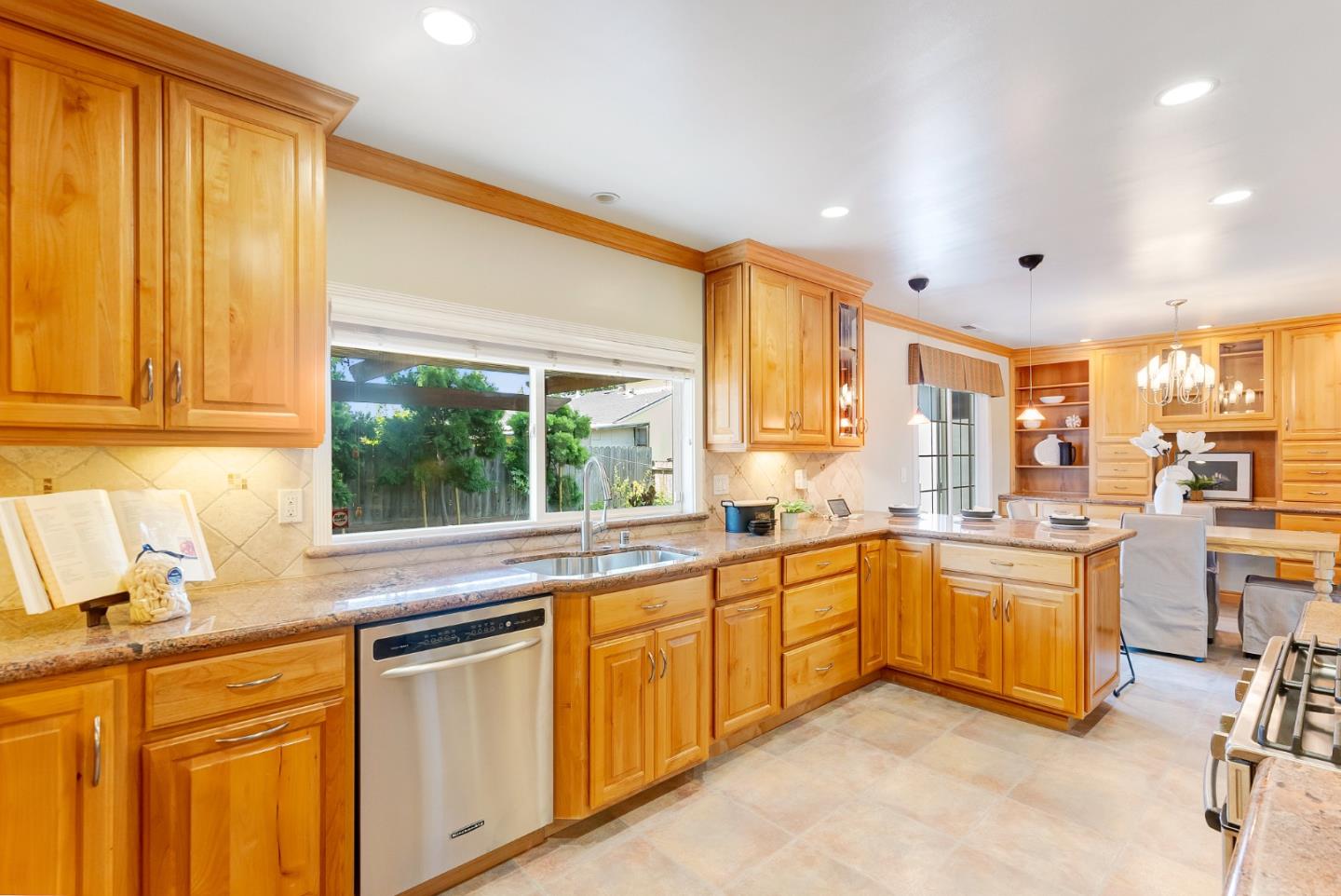 3408 Bay RD