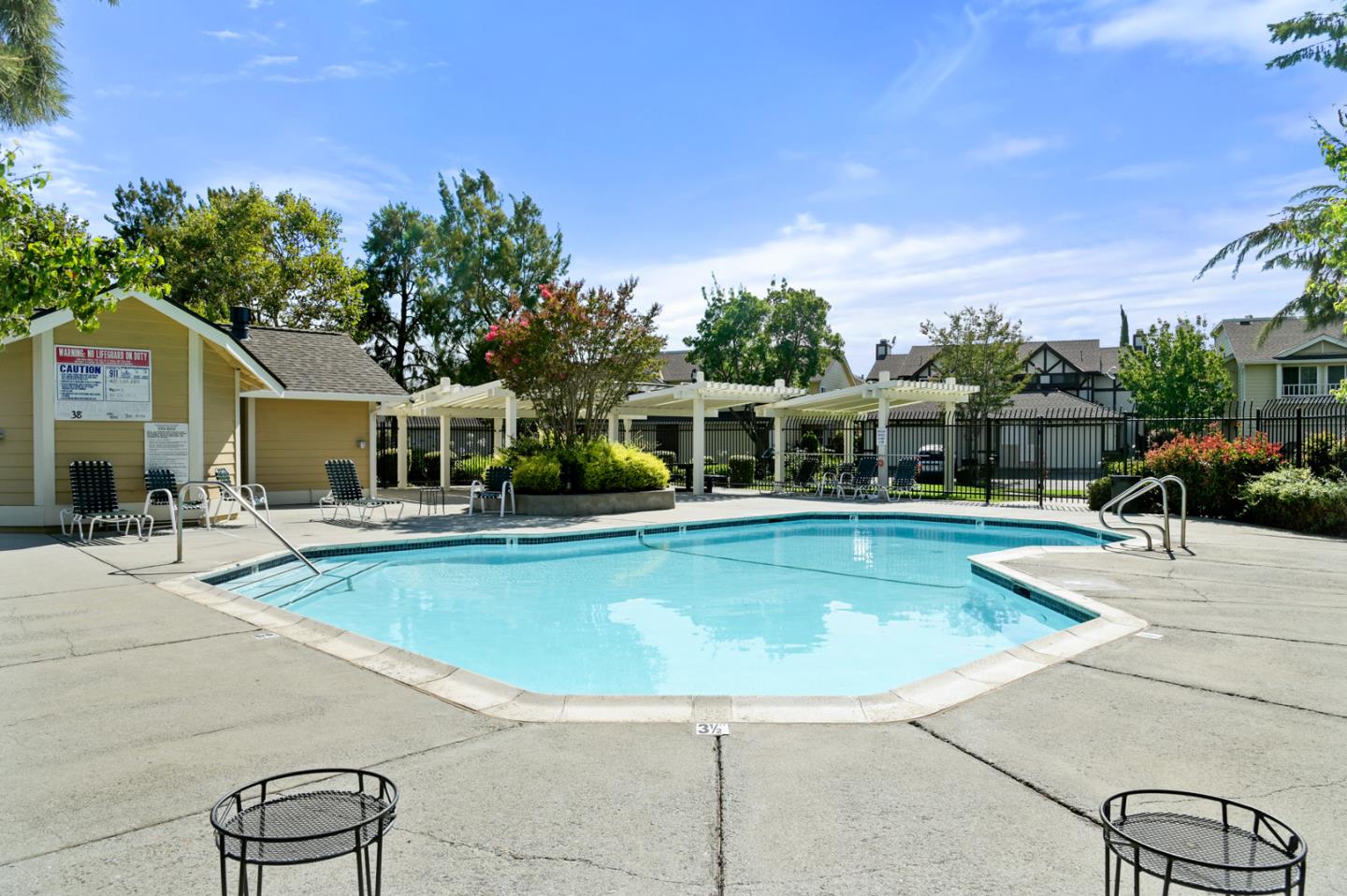 732 Erie CIR