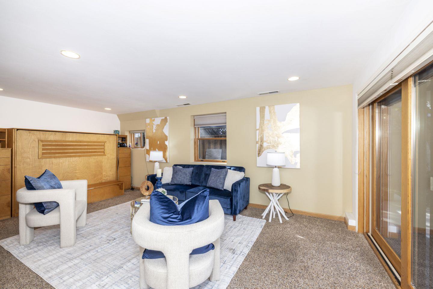 2000 Saint Francis WAY