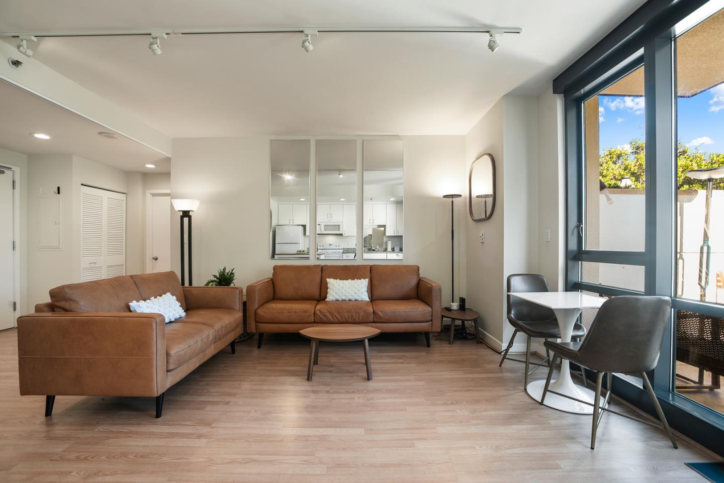 260 King ST 483