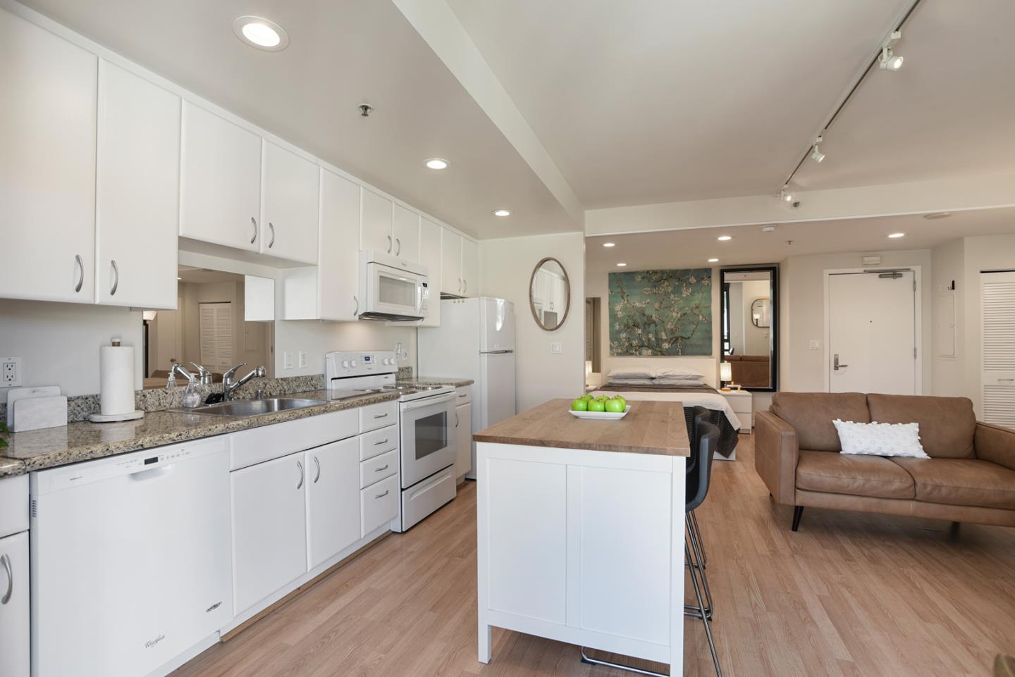 260 King ST 483