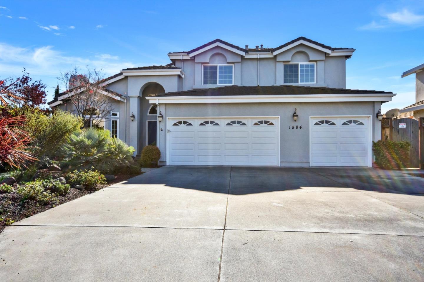 1584 Grackle WAY