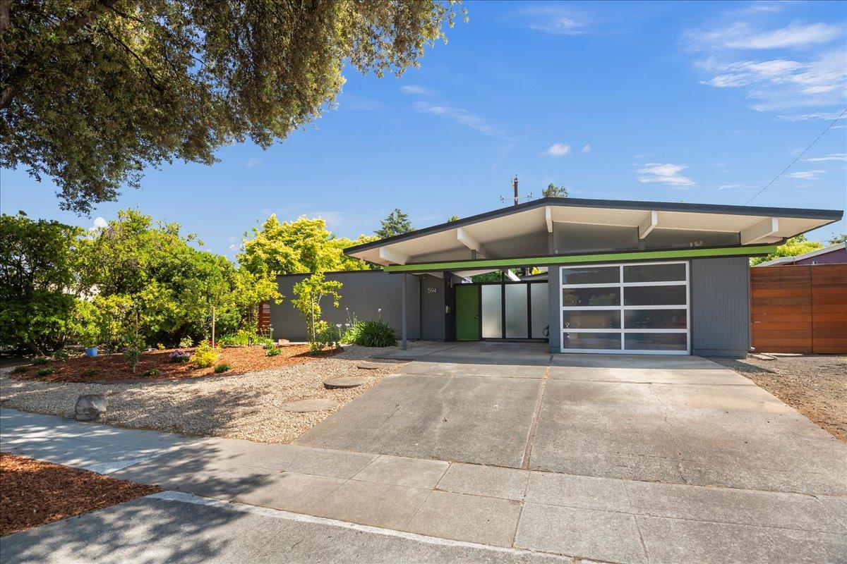 594 West Remington Drive