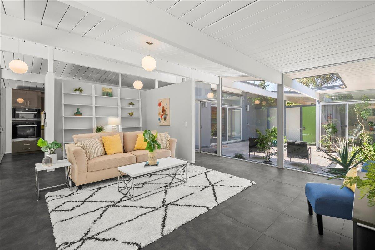 594 West Remington Drive