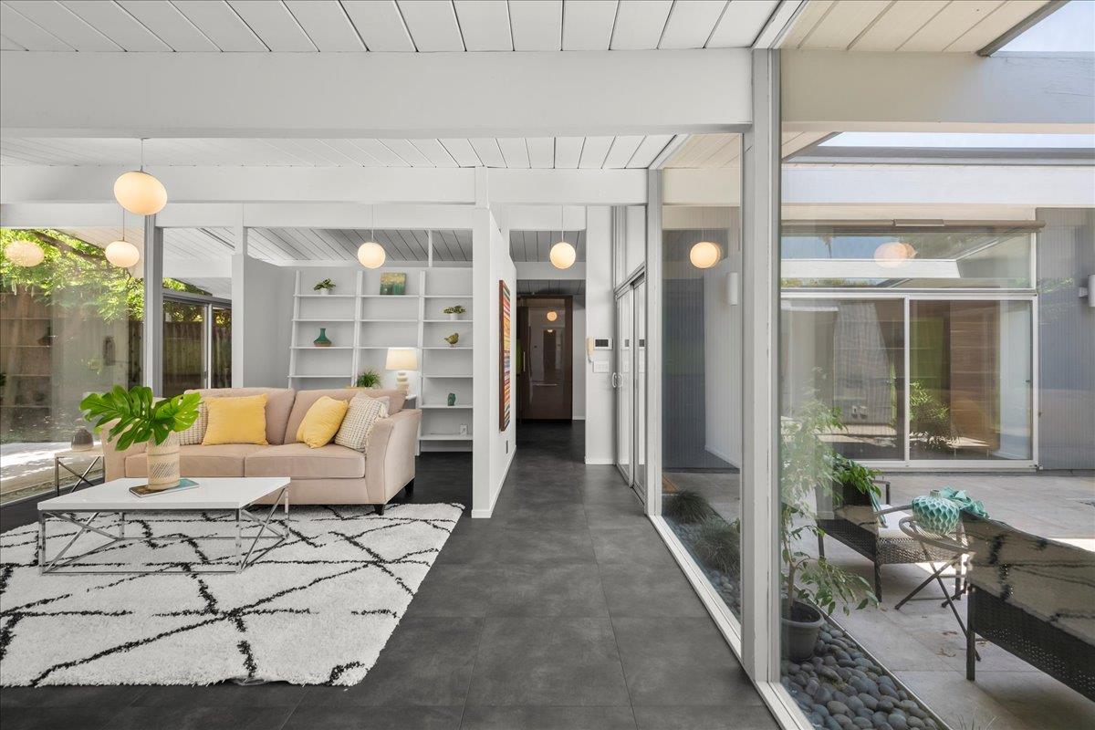 594 West Remington Drive