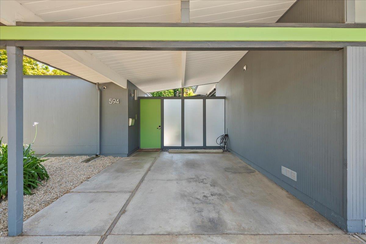 594 West Remington Drive