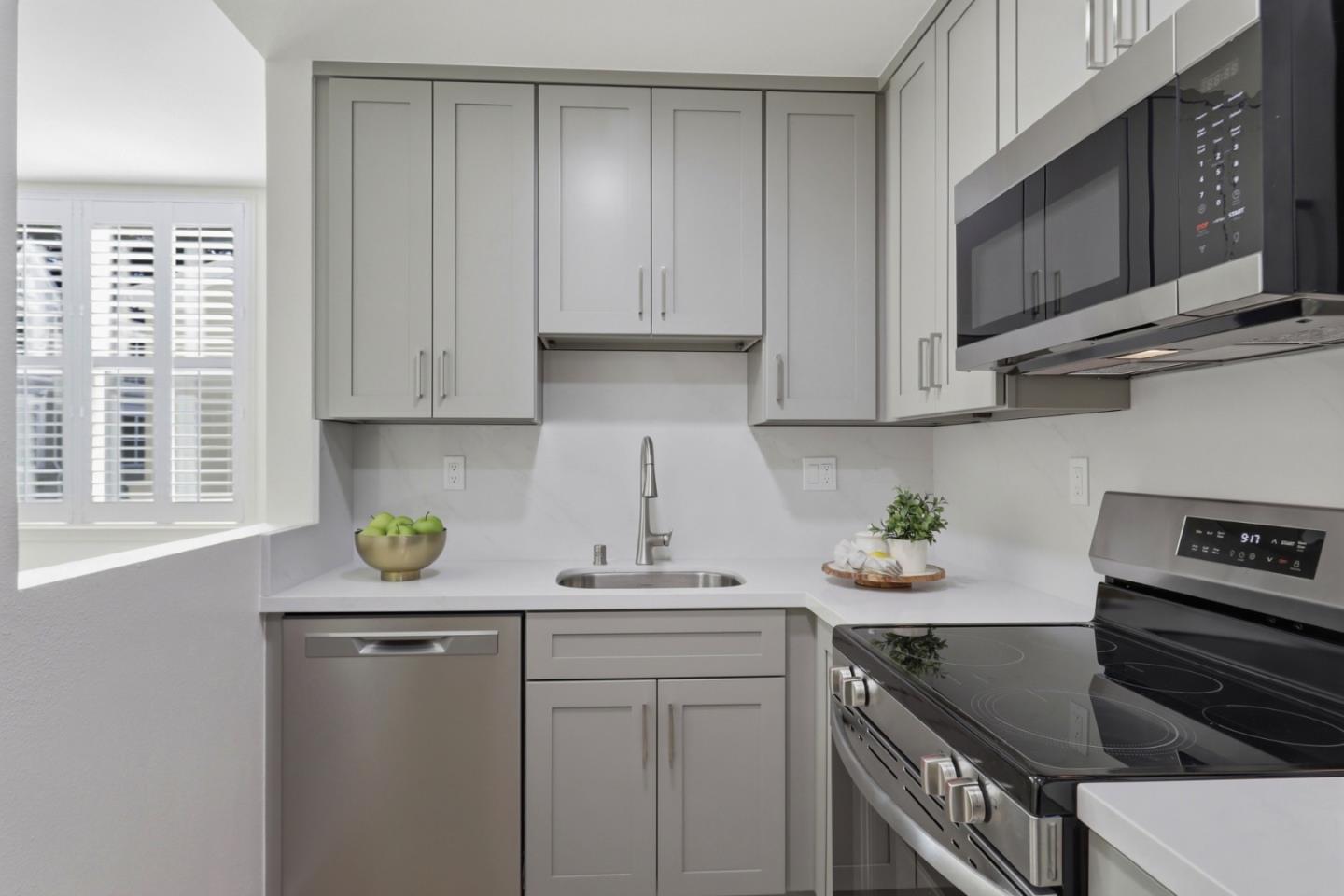334 Dunsmuir Terrace 3