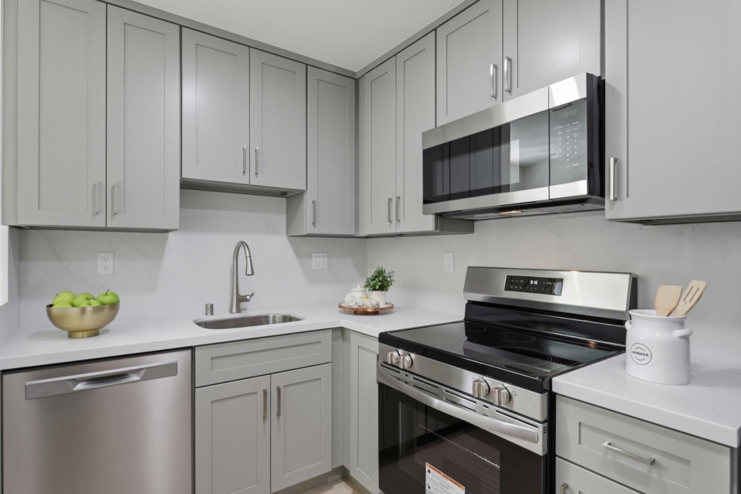 334 Dunsmuir Terrace 3