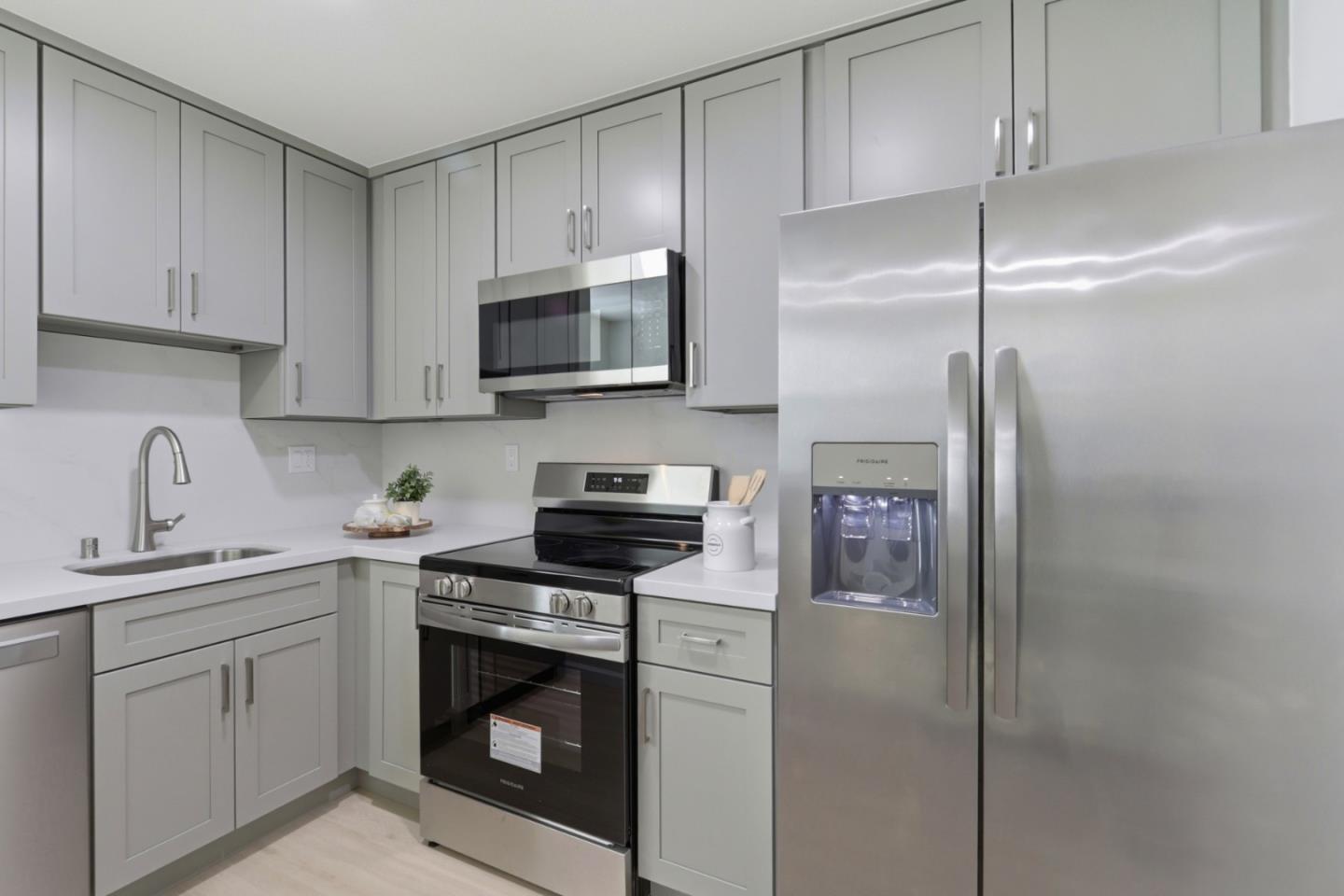 334 Dunsmuir Terrace 3