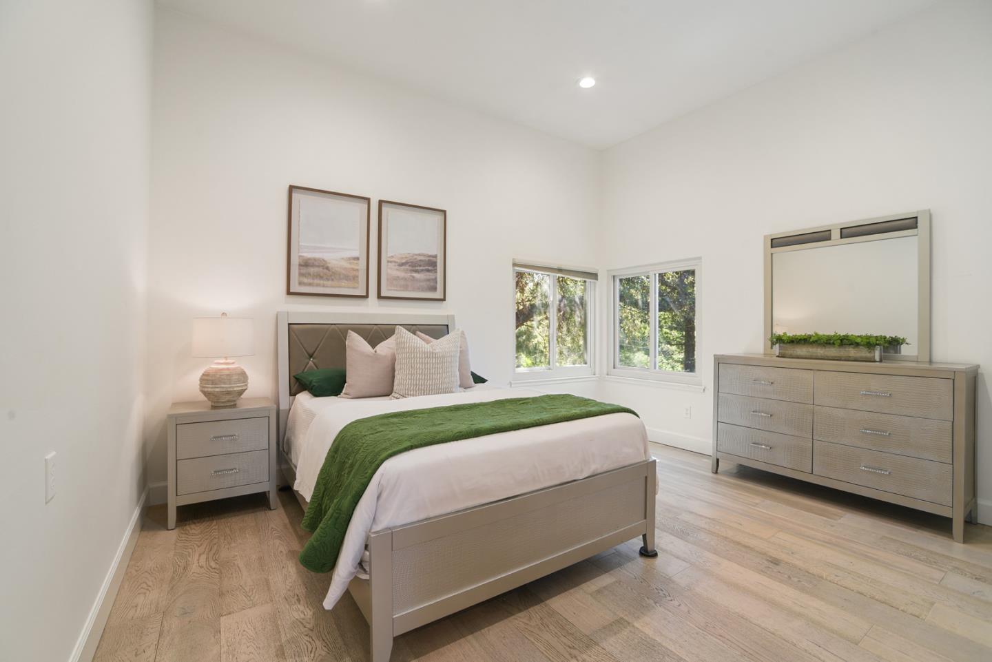 1130 Chula Vista Drive