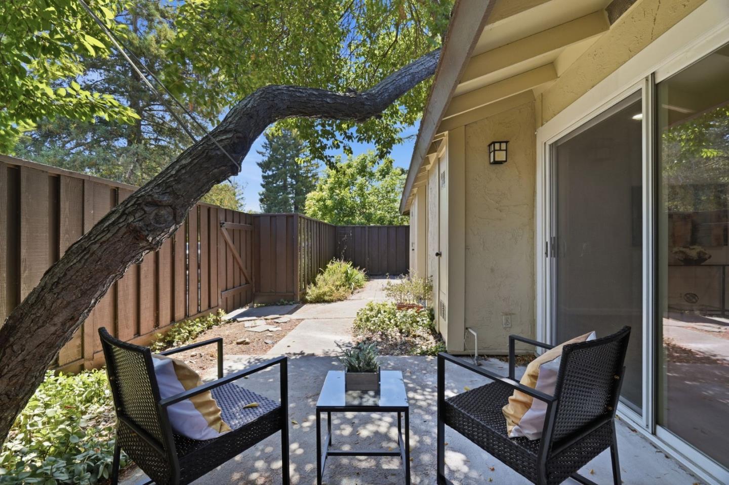 5020 Pine Tree TER