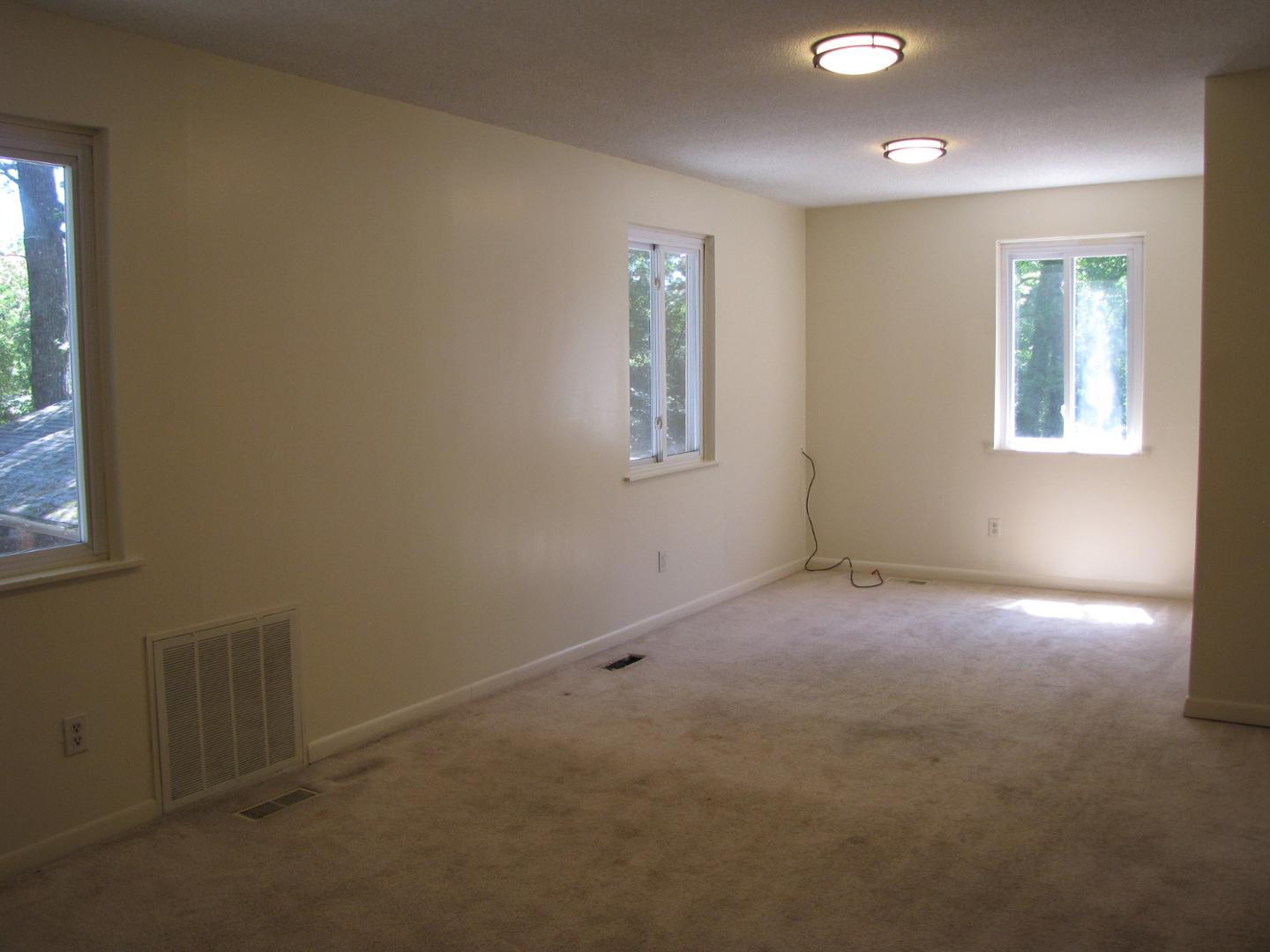 307 W Delafield Avenue