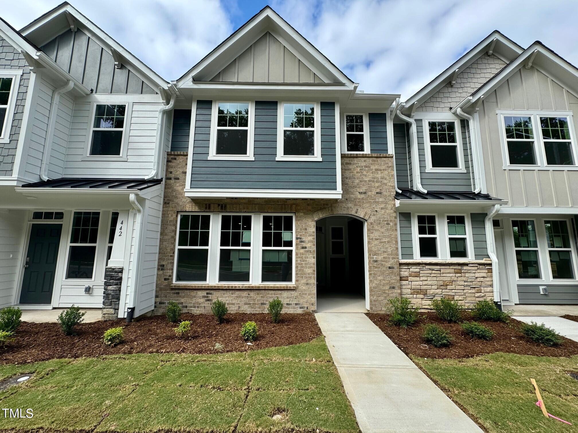 440 La Maison Avenue # 15