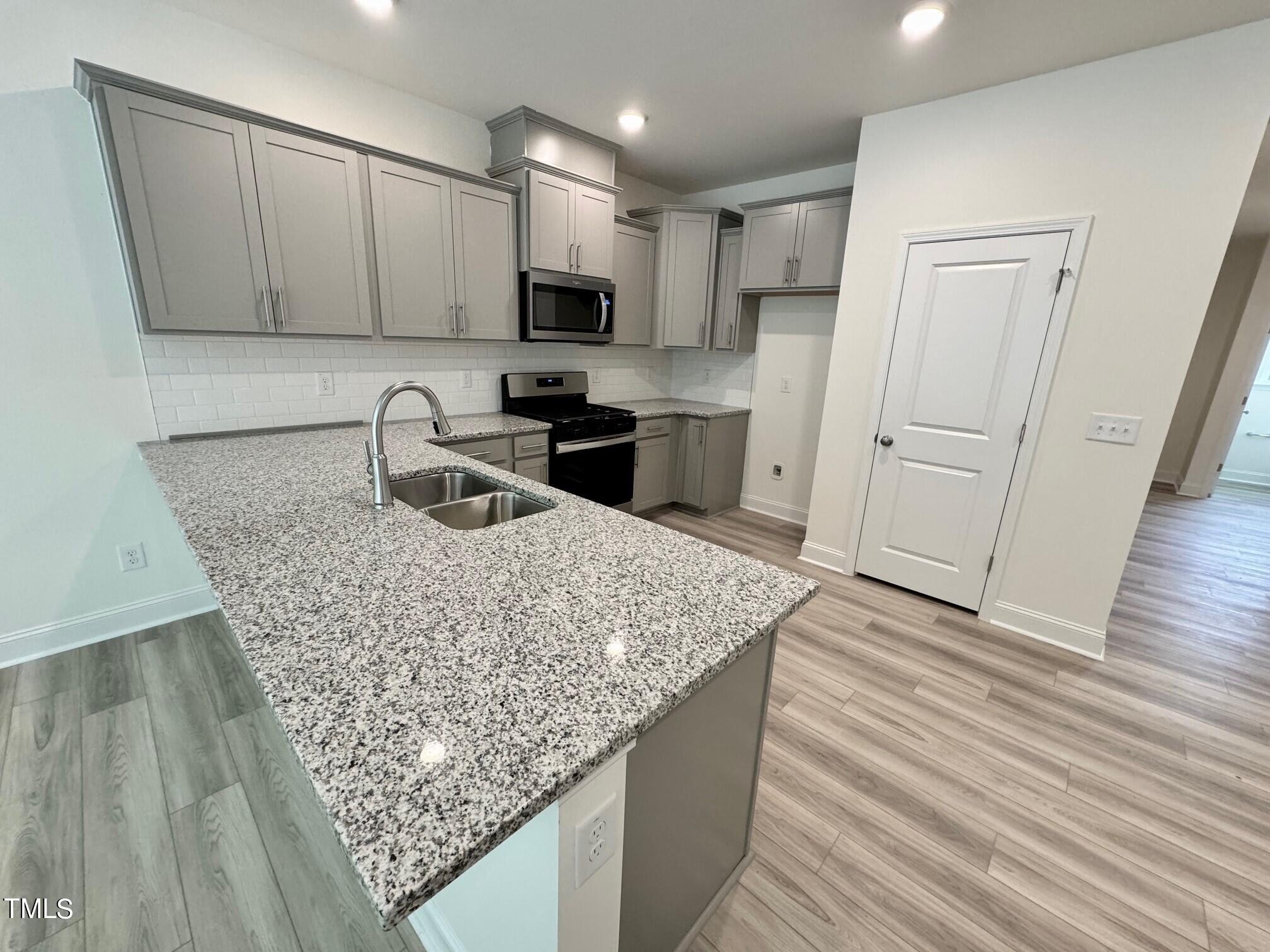 440 La Maison Avenue # 15