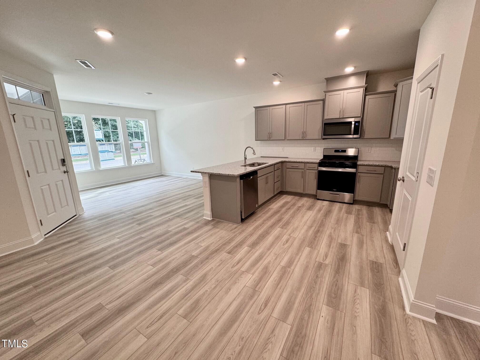 440 La Maison Avenue # 15