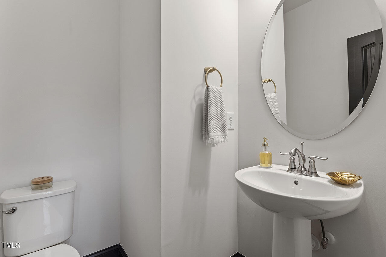 1008 Pershing Glen Court