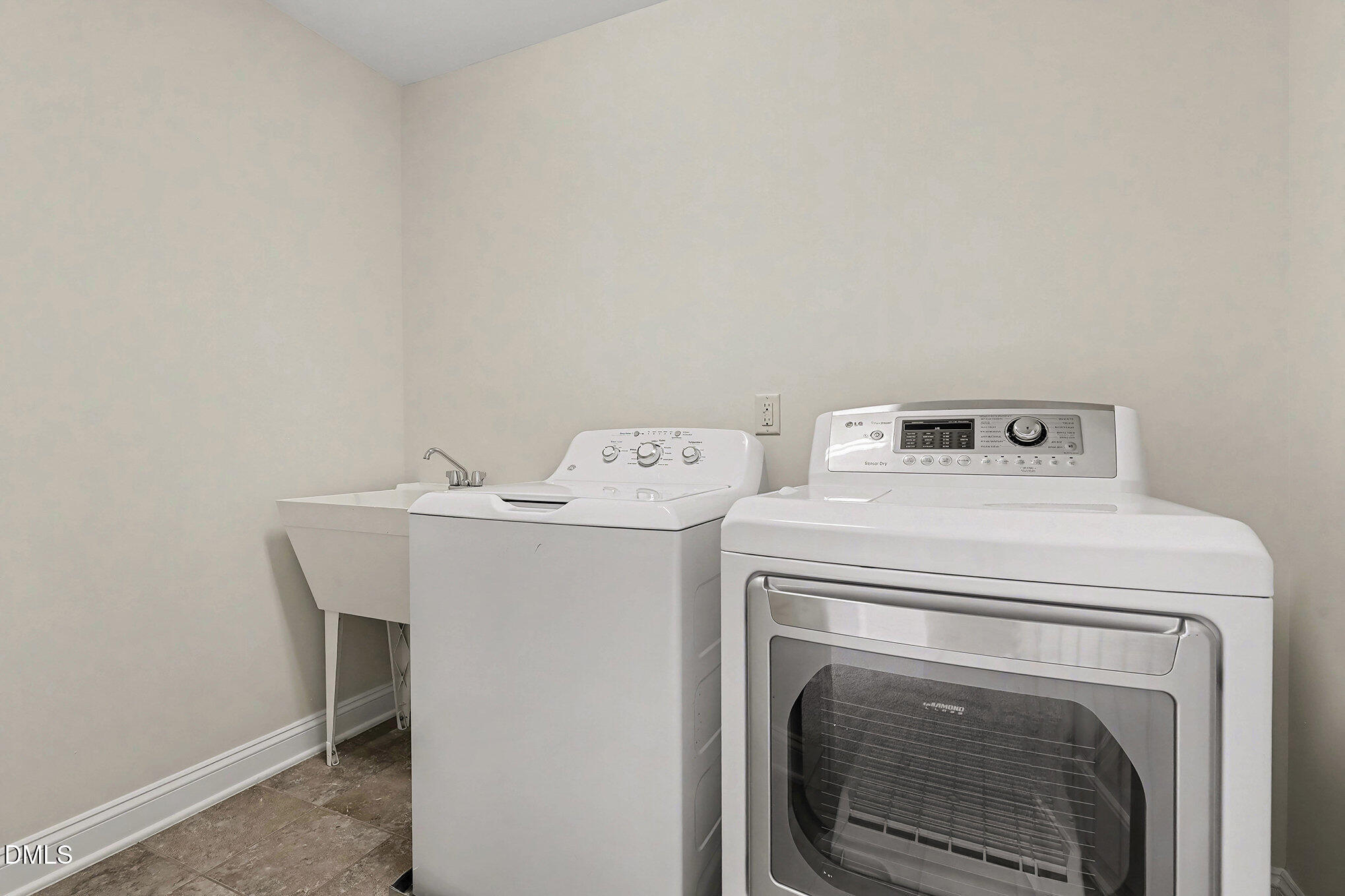 1012 Holland Bend Drive NE