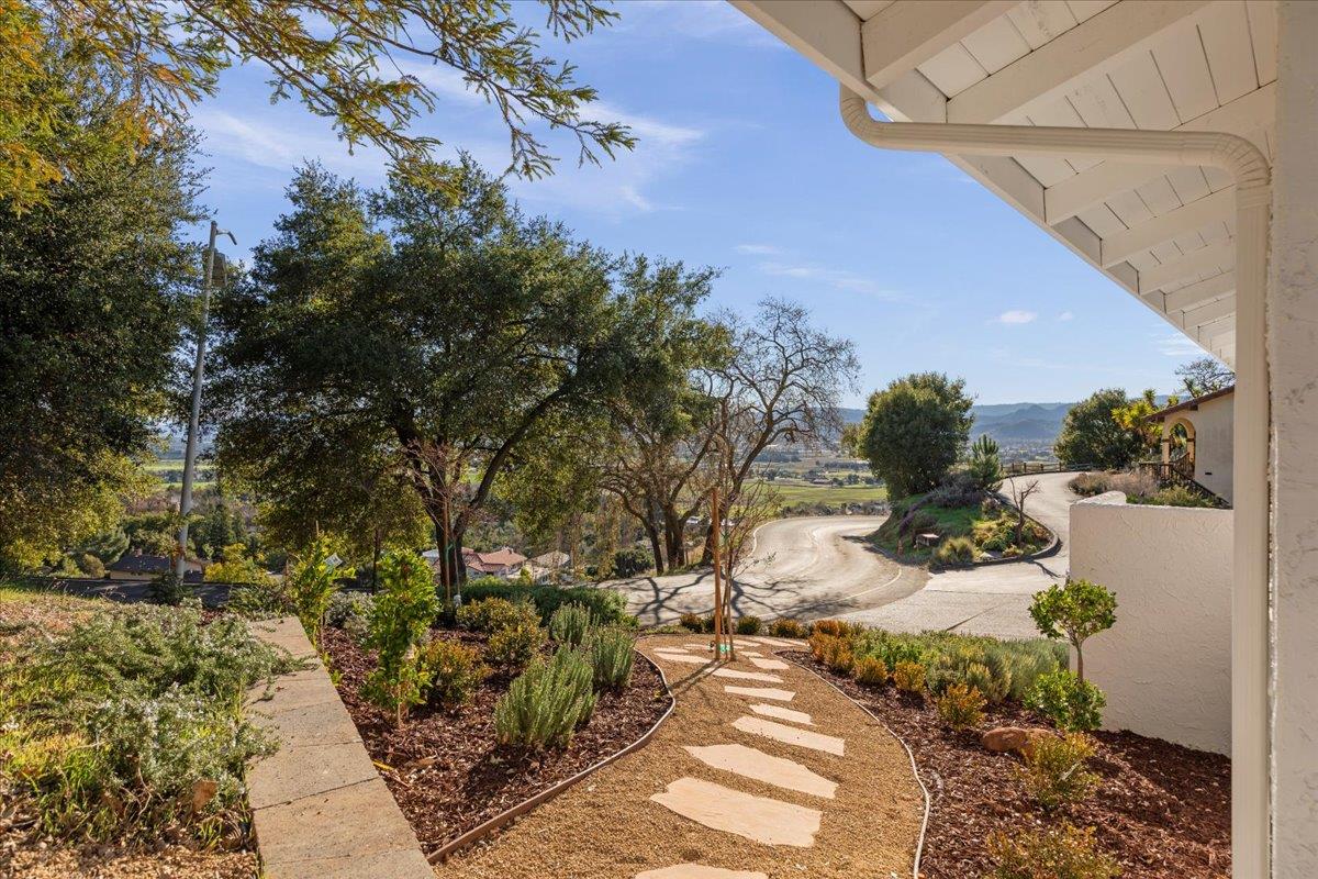 2915 Thomas Grade