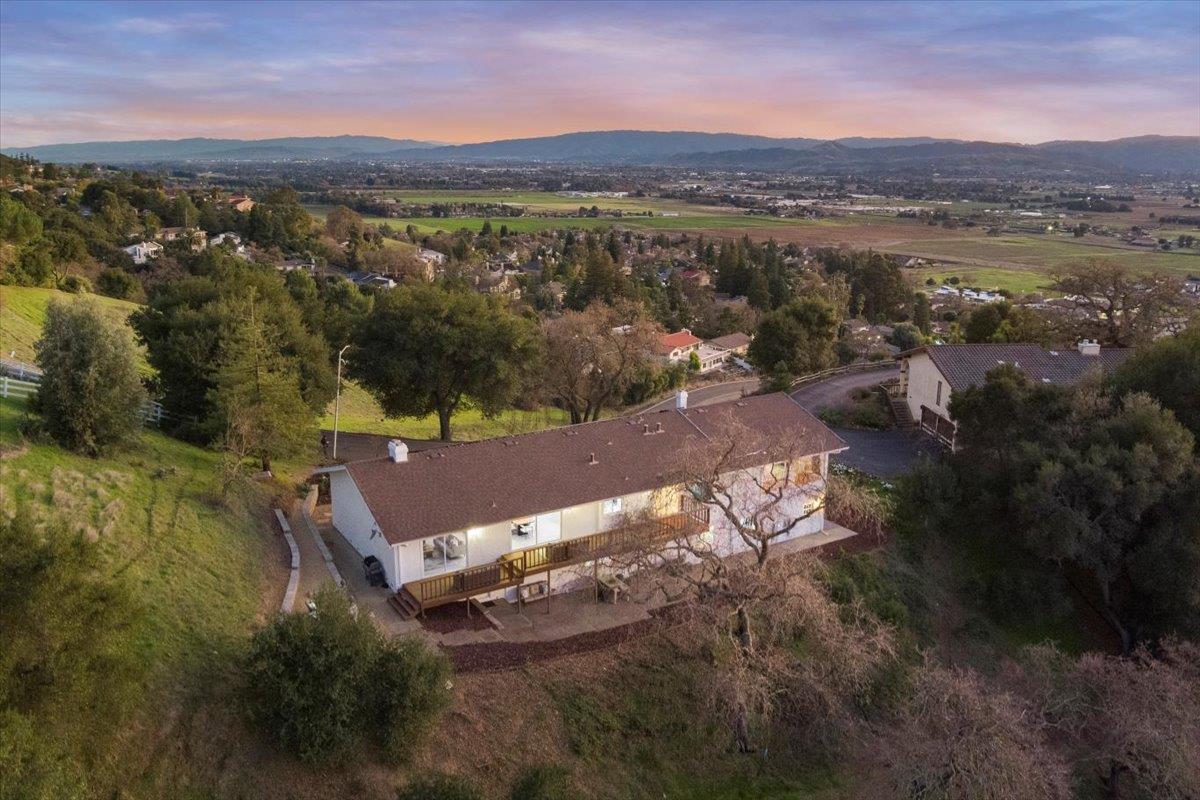 2915 Thomas Grade
