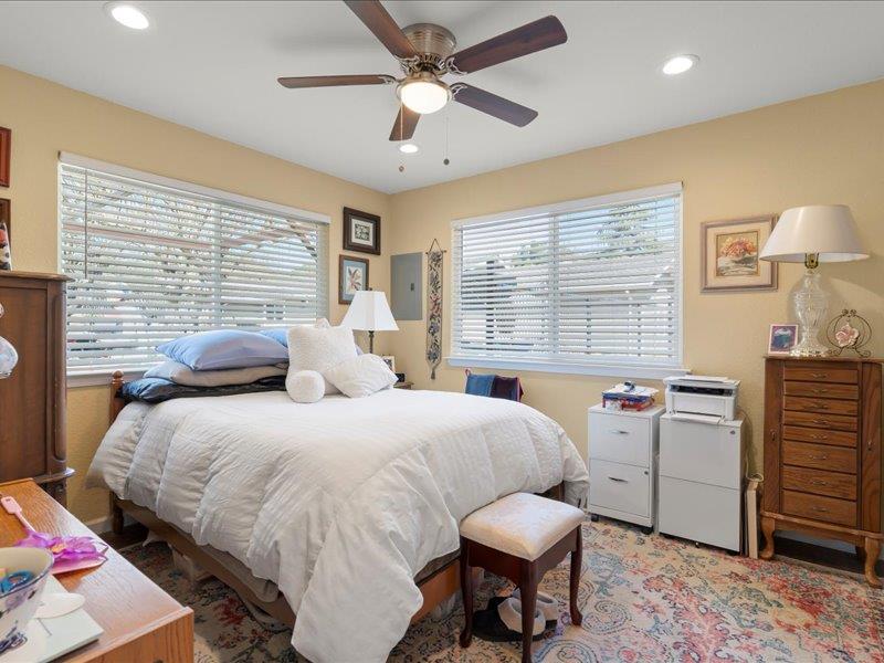 16075 Oak Glen AVE