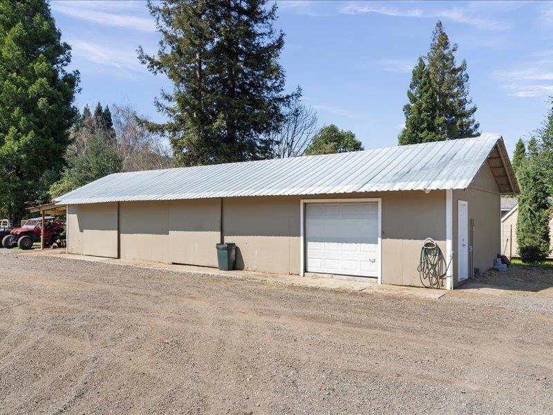16075 Oak Glen AVE