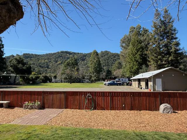 16075 Oak Glen AVE