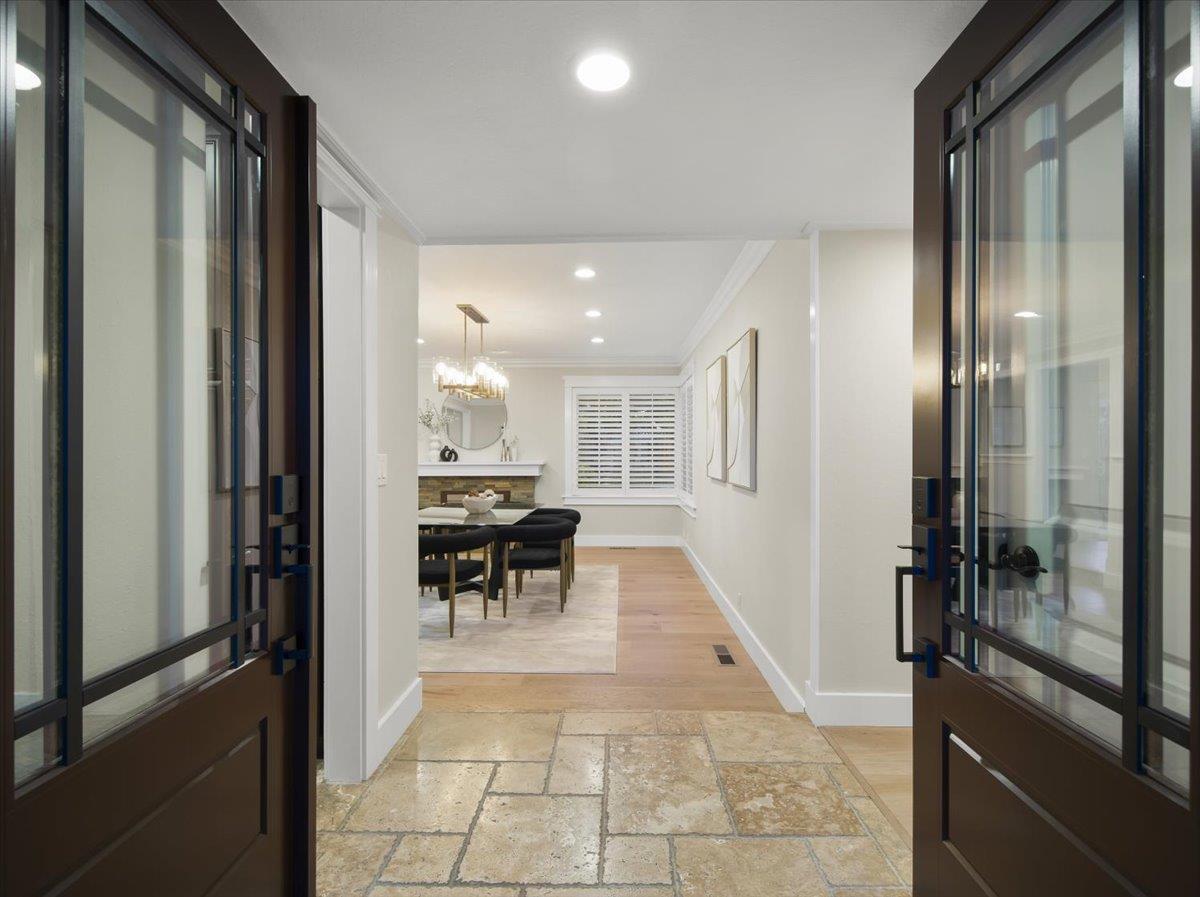 1595 Edmond Ct