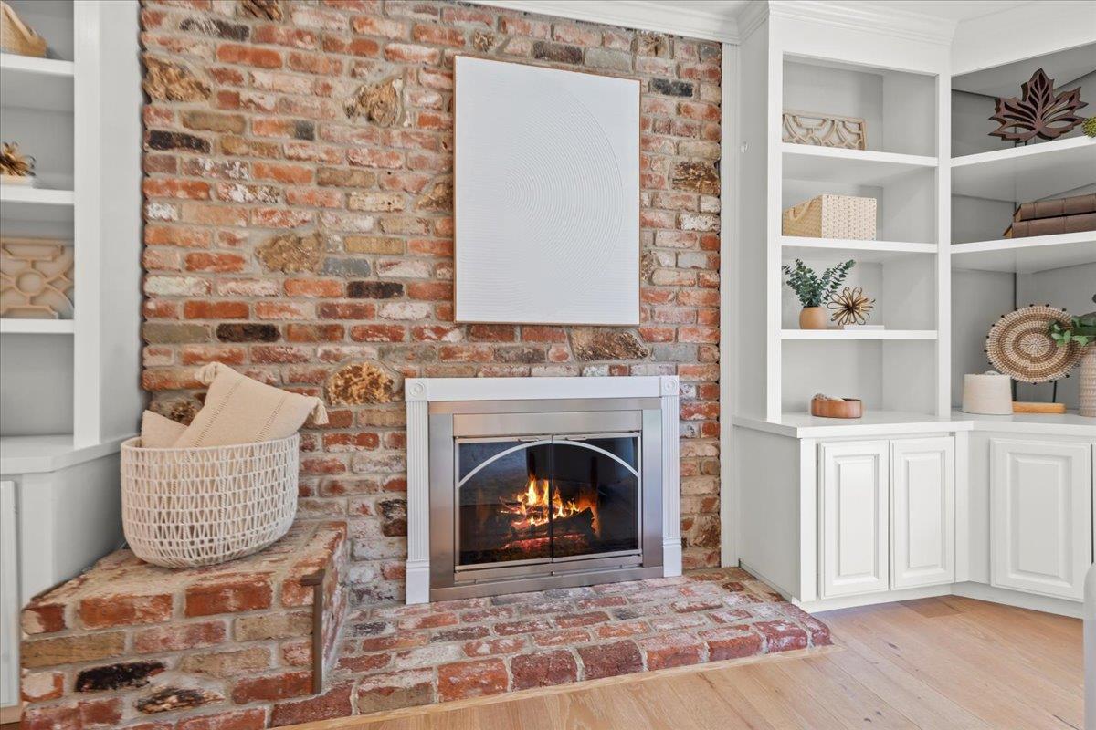 1595 Edmond Ct