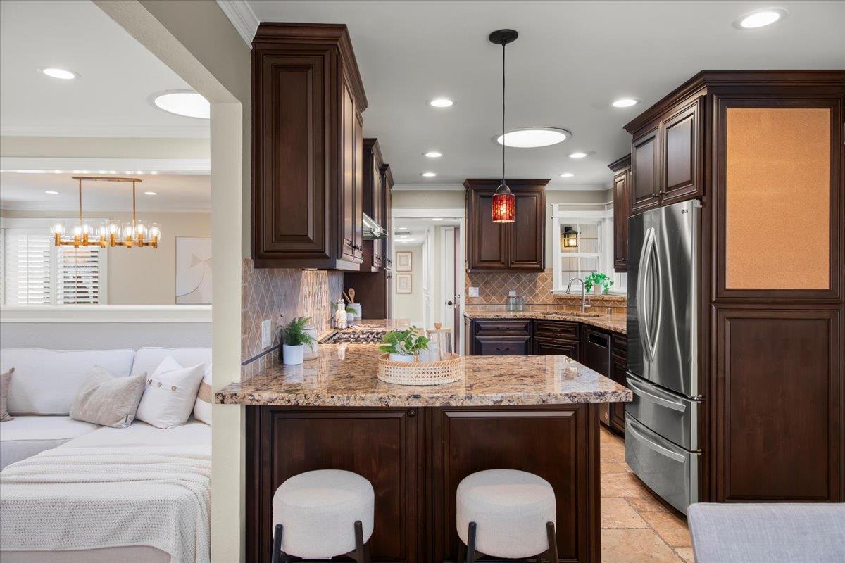 1595 Edmond Ct