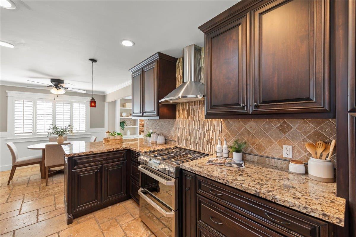 1595 Edmond Ct