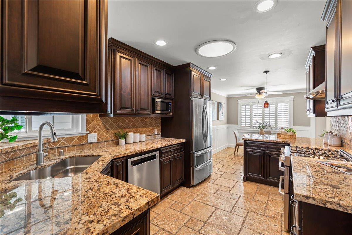 1595 Edmond Ct