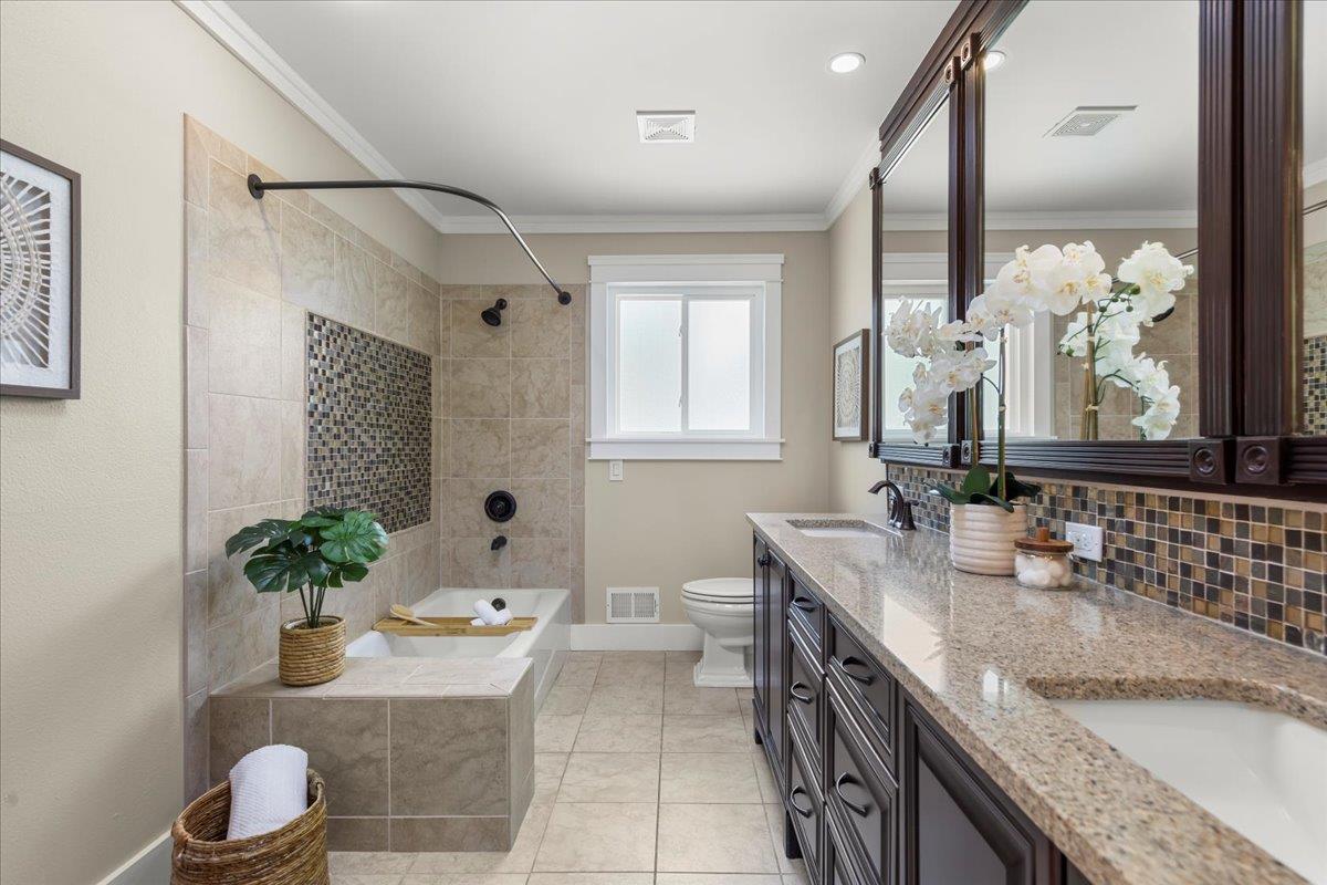 1595 Edmond Ct