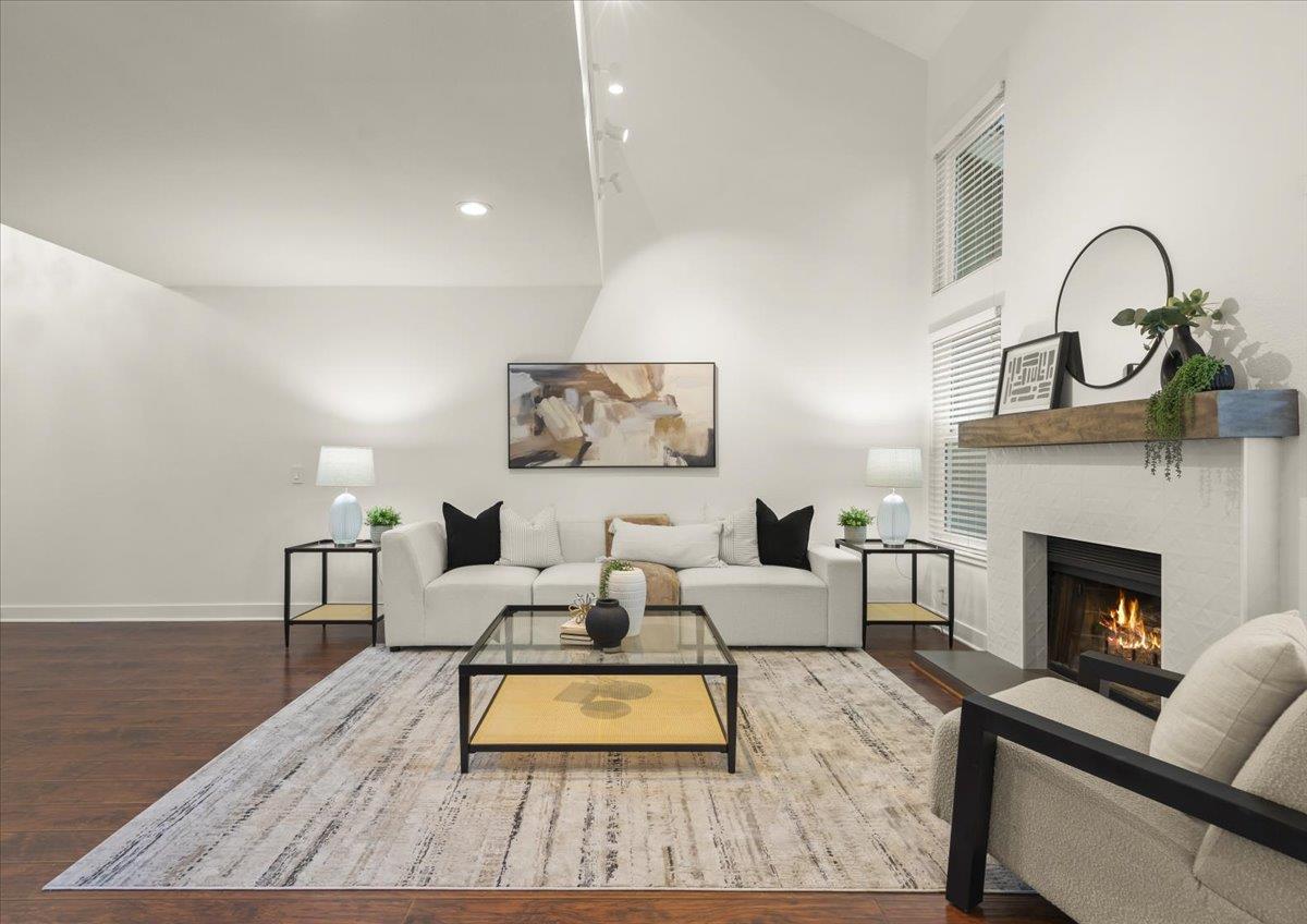 17380 Carriage Lamp Way