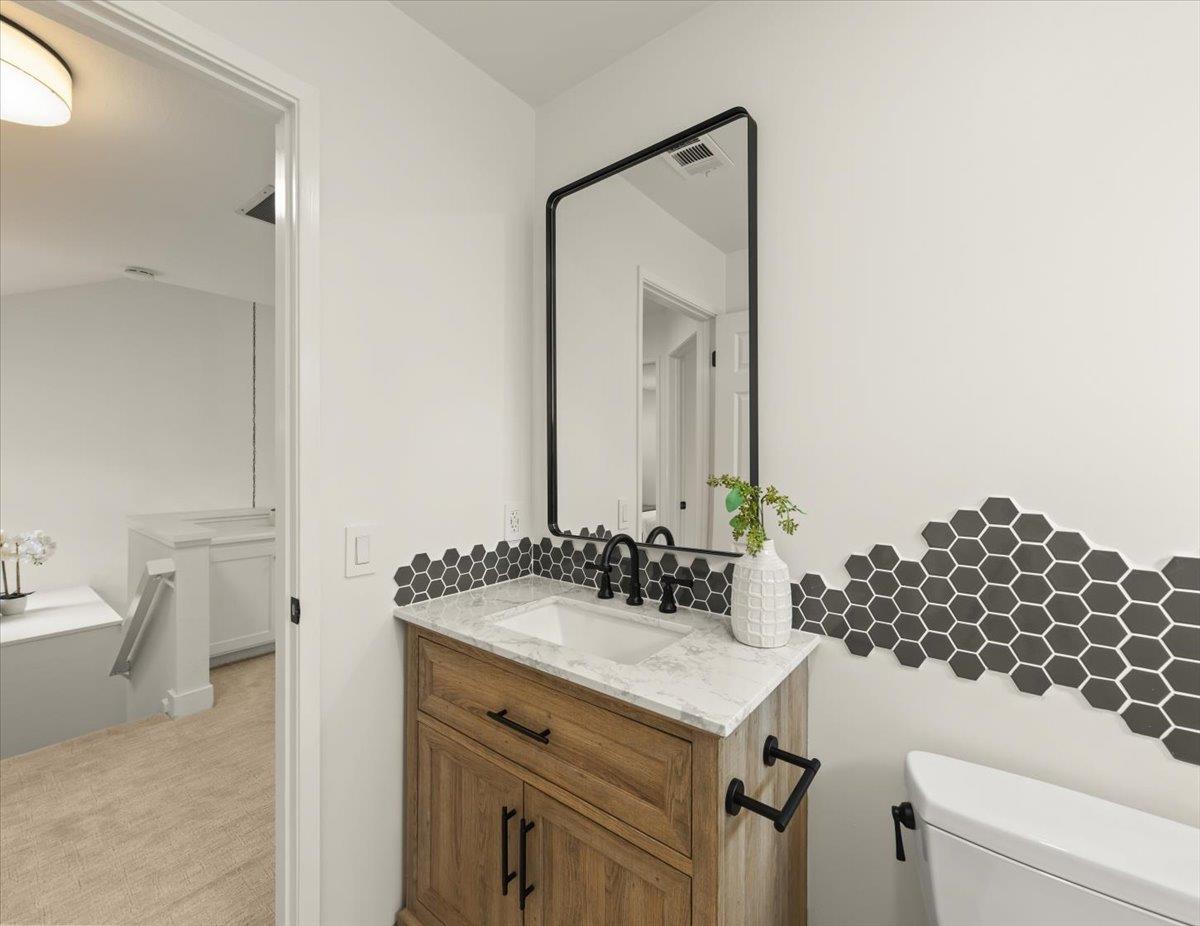 17380 Carriage Lamp Way