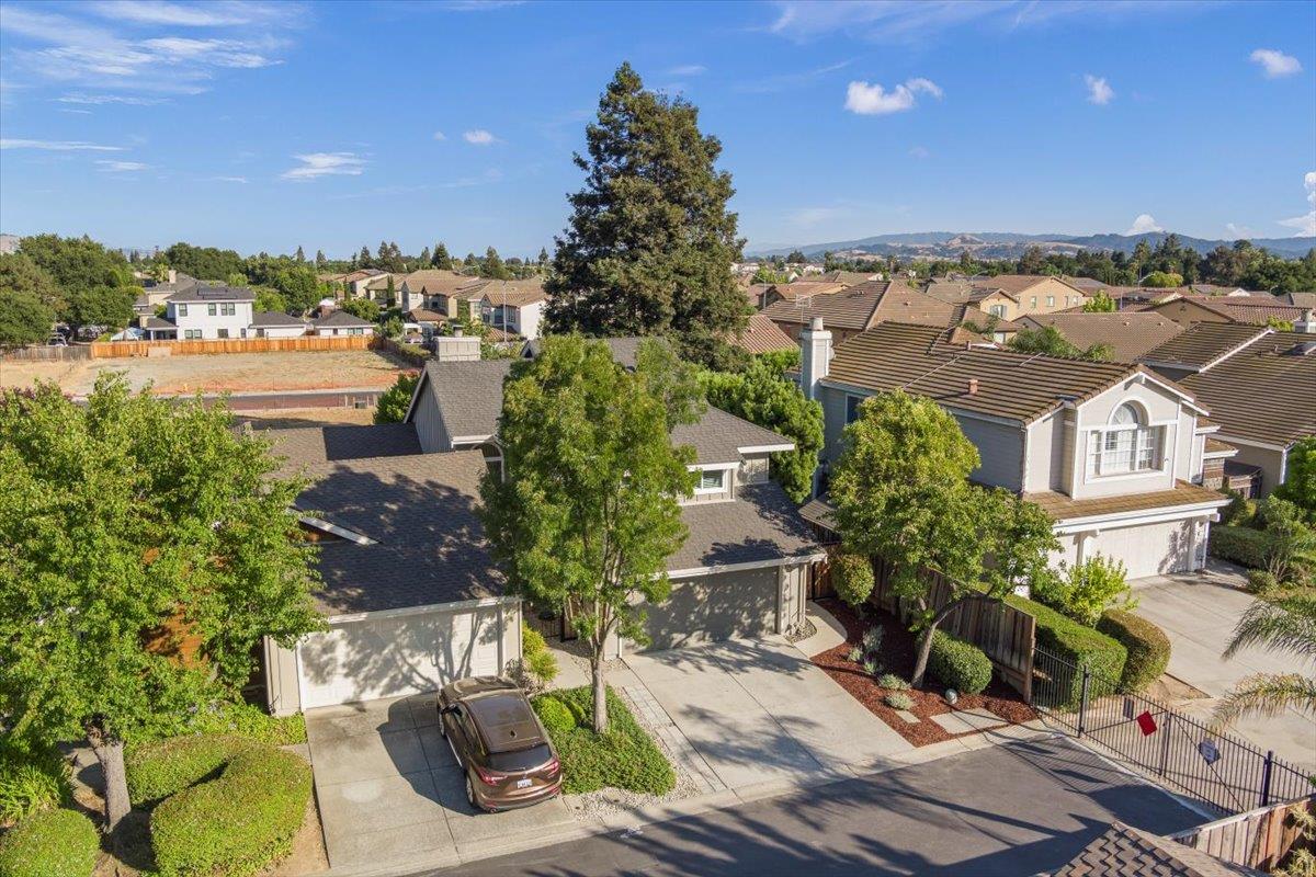 17380 Carriage Lamp Way