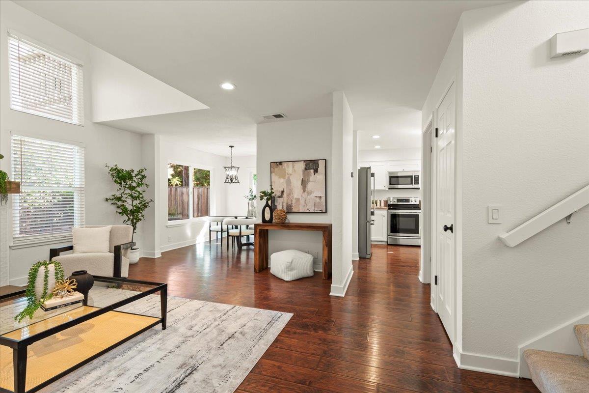 17380 Carriage Lamp Way