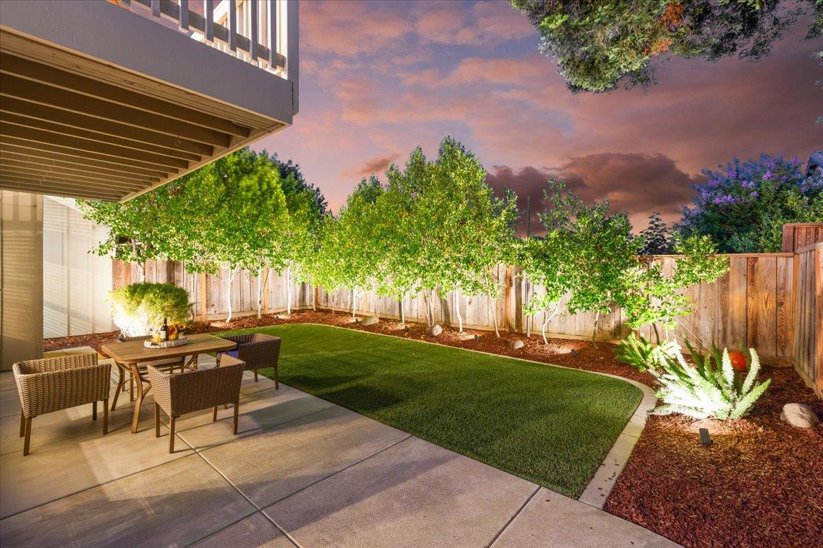 17380 Carriage Lamp Way