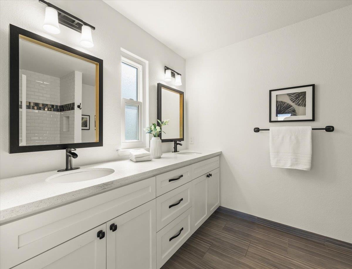 17380 Carriage Lamp Way