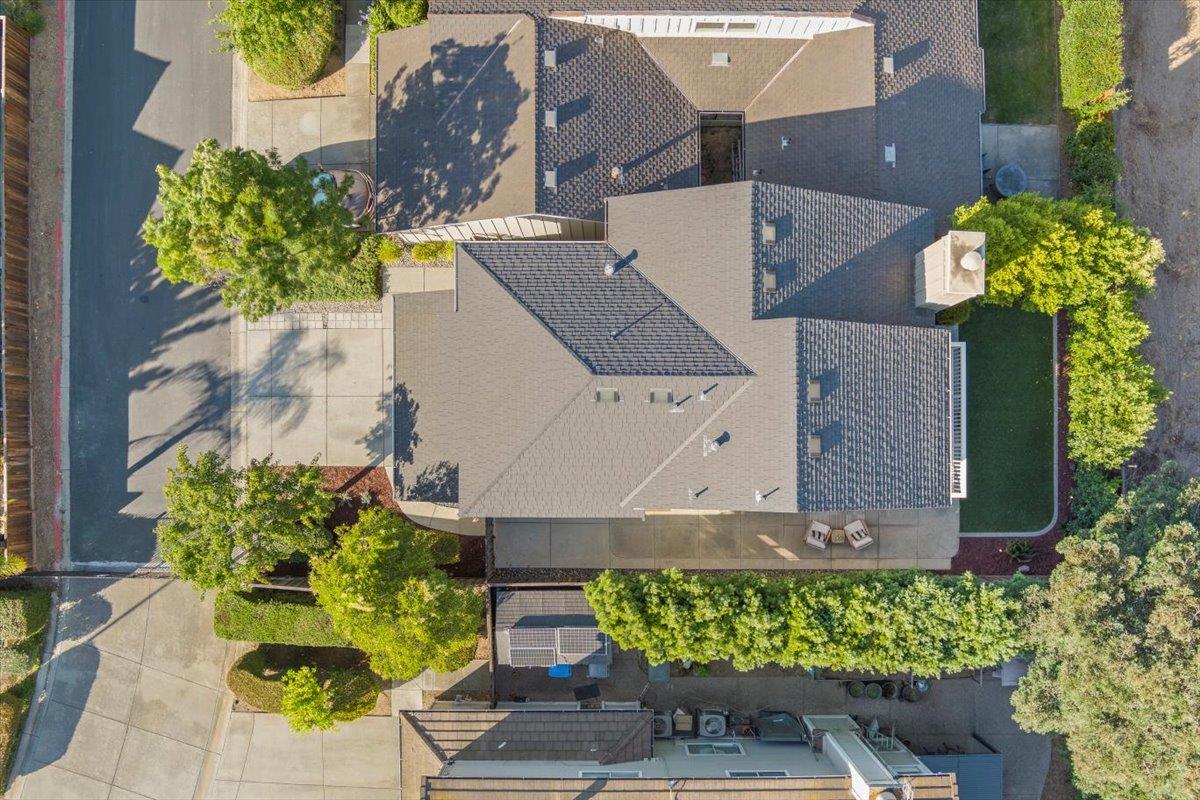 17380 Carriage Lamp Way