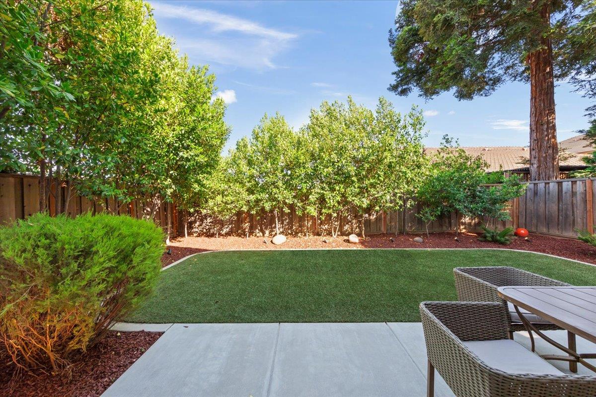 17380 Carriage Lamp Way