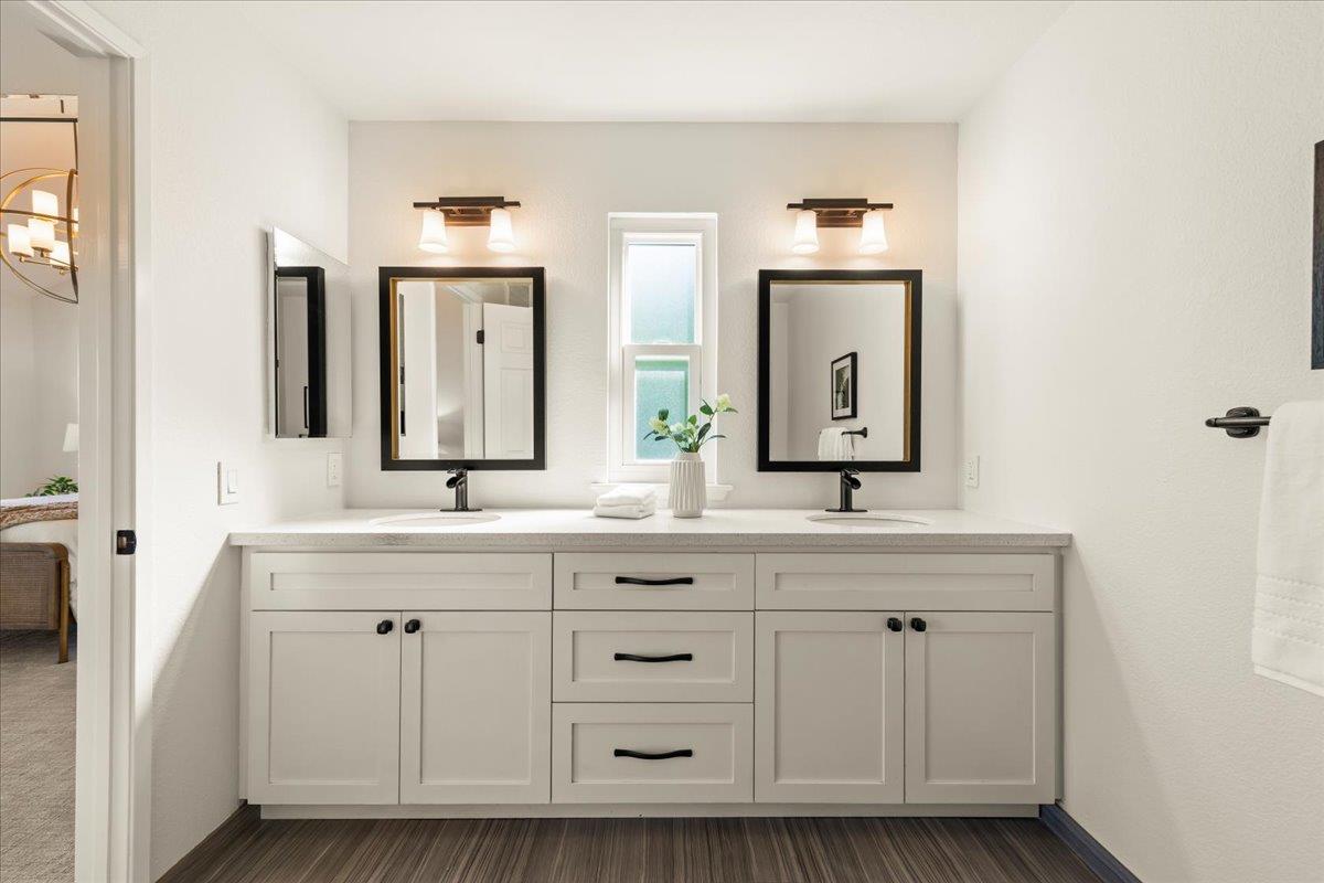 17380 Carriage Lamp Way